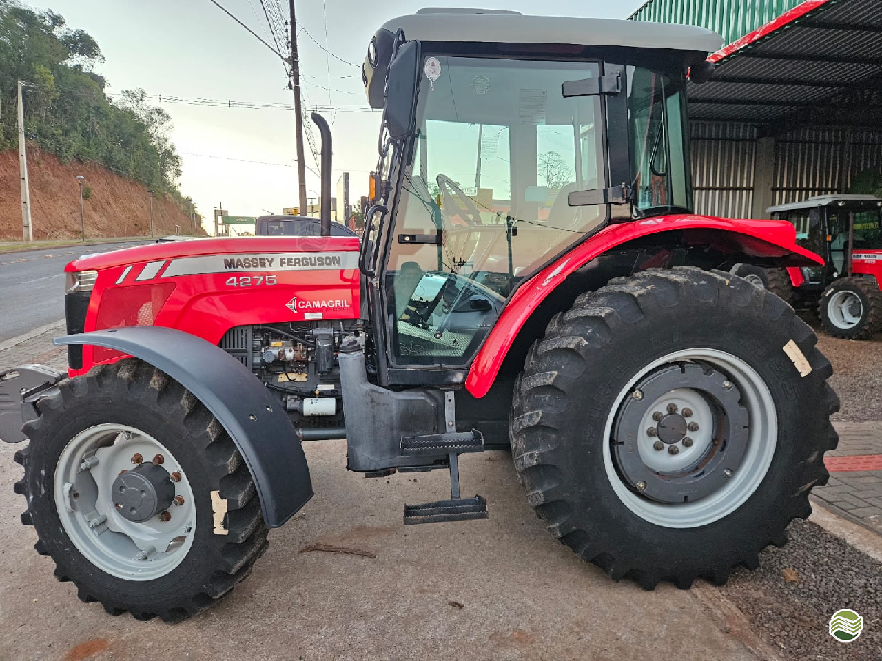TRATOR MASSEY FERGUSON MF 4275 Tração 4x4 Pessette Máquinas Agrícolas CHOPINZINHO PARANÁ PR
